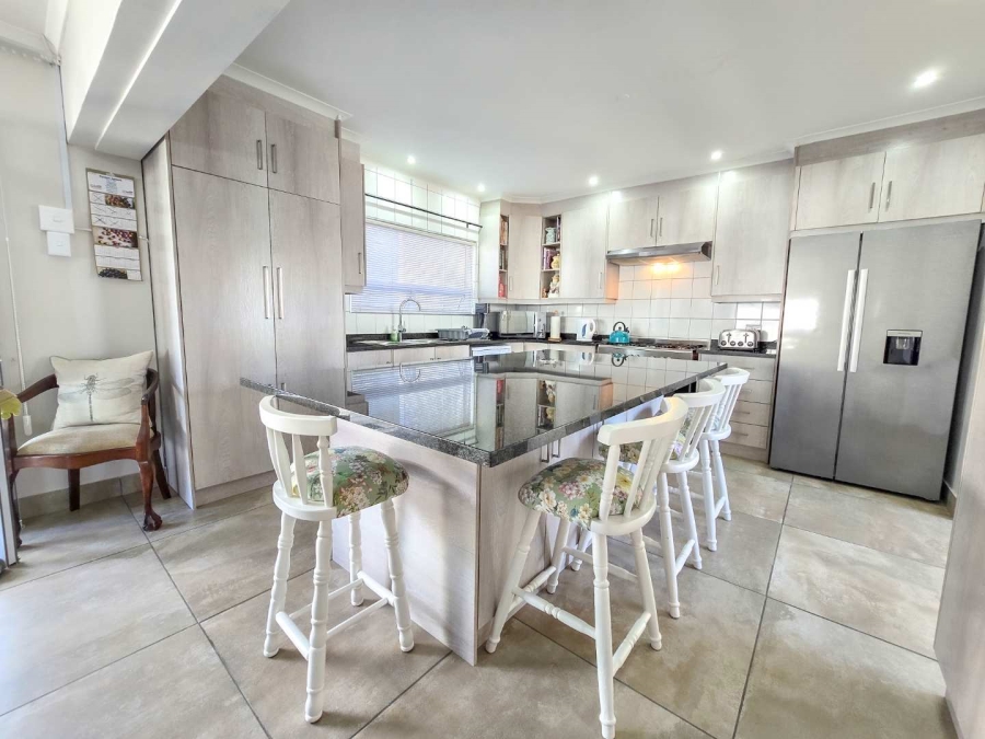 4 Bedroom Property for Sale in Jongensfontein Western Cape